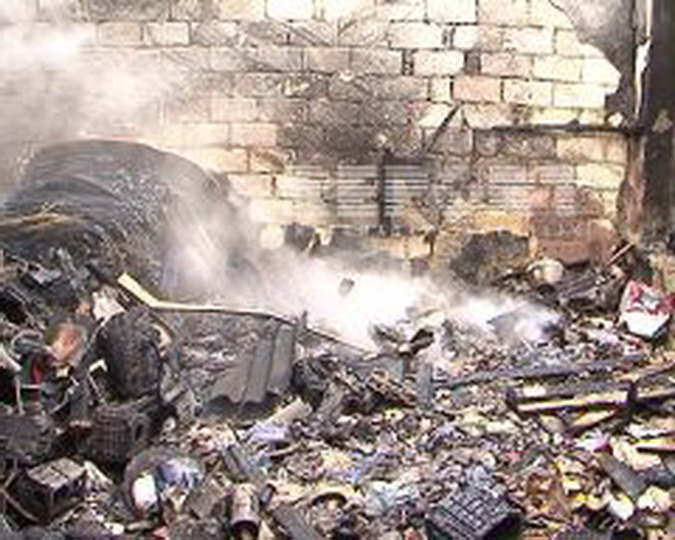 Сильный пожар на сумгайытском авторынке - ОБНОВЛЕНО - ФОТО