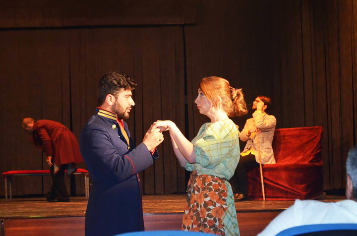 Азербайджанские студенты поставили пьесу Гоголя - ФОТО