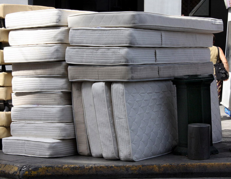 "Картинная галерея Day.Az": Причудливые инсталляции - ФОТО