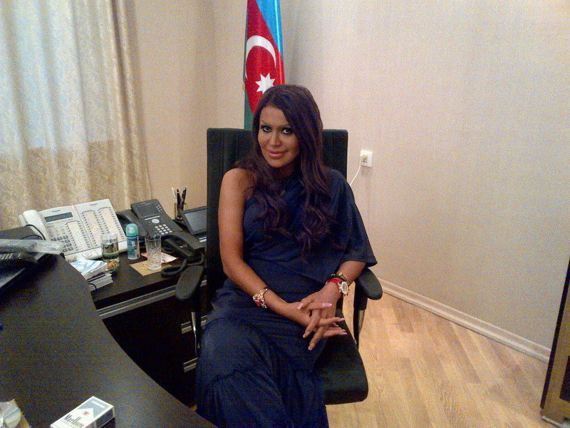Nişanlısından Rəqsanəyə sürpriz - FOTO