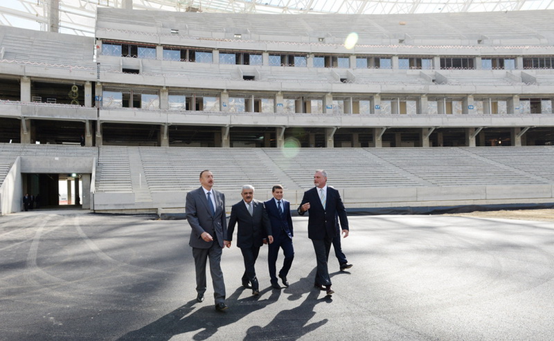 Президент Ильхам Алиев ознакомился с ходом работ по строительству Олимпийского стадиона, ряда дорожных объектов и восстановлению экосреды озера Беюкшор - ОБНОВЛЕНО - ФОТО