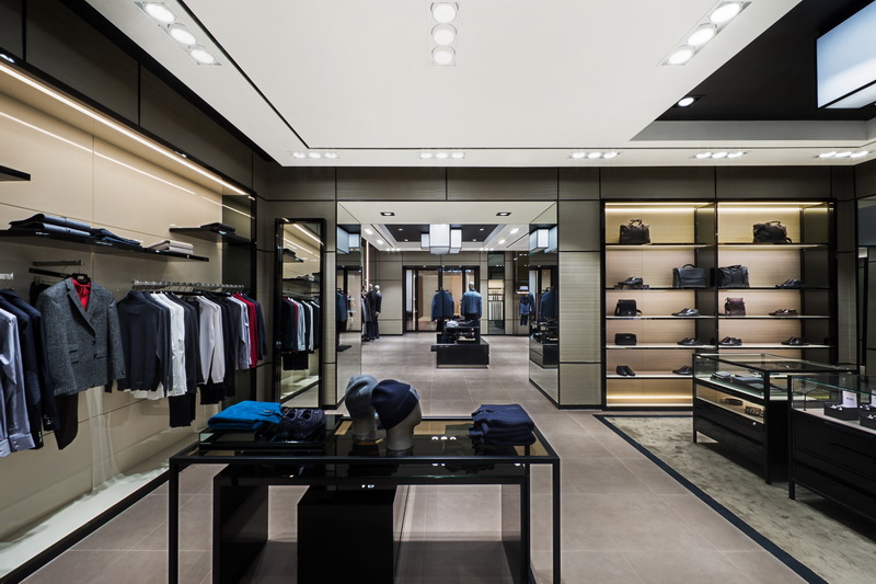 Hugo Boss открыл свой новый флагманский магазин в Port Baku Mall - ФОТО