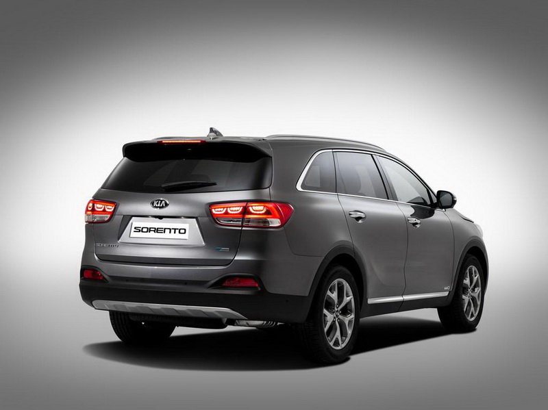 Третье поколение Kia Sorento показали европейцам - ФОТО