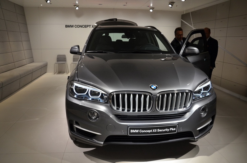 BMW представит бронированный X5 и новый X4 - ФОТО