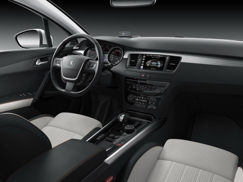 Новый Peugeot 508 "попался" до официального дебюта - ФОТОСЕССИЯ