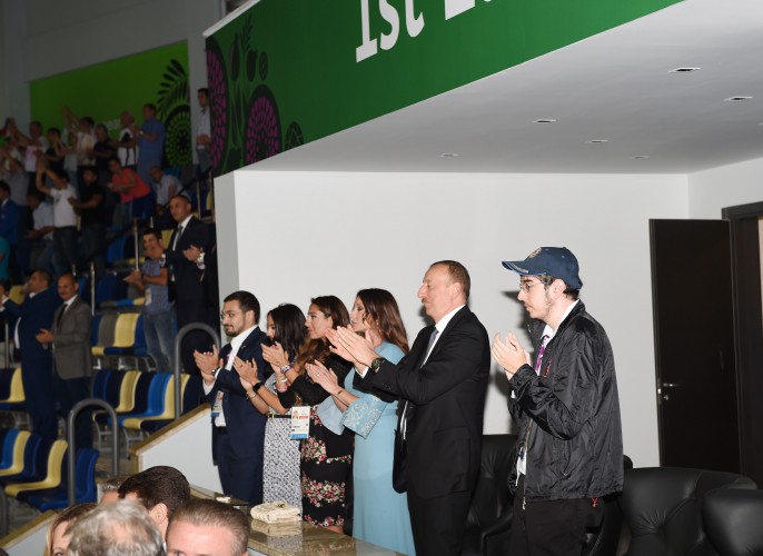 Президент Ильхам Алиев лично наградил азербайджанского борца-победителя Европейских игр - ВИДЕО