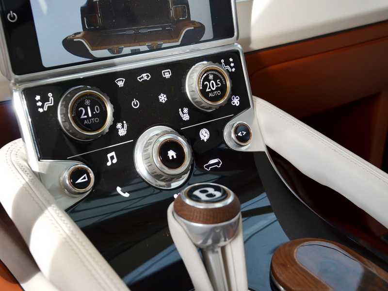 Новое имя для внедорожника Bentley нашли на Канарских островах - ФОТО