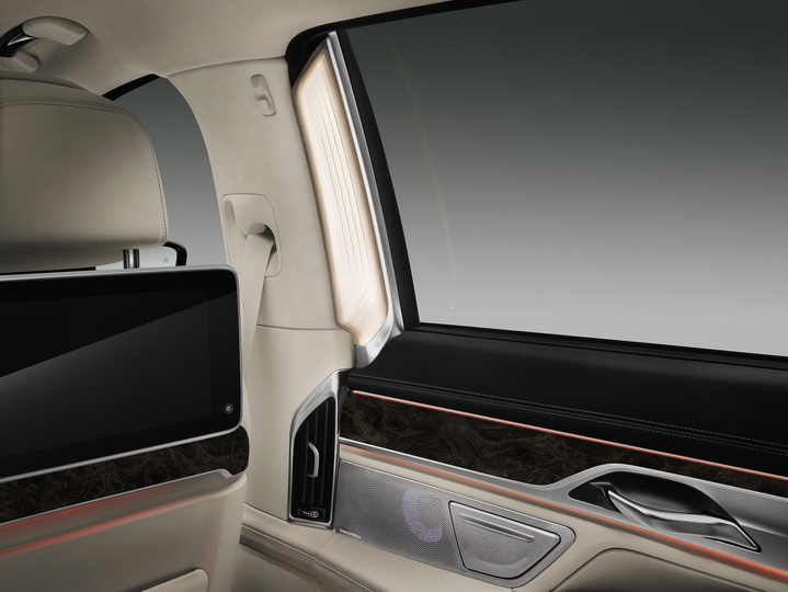 Новый BMW 7-Series представлен официально: все подробности о новинке - ФОТО