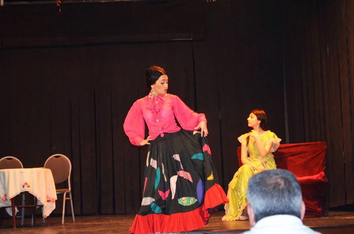 Азербайджанские студенты поставили пьесу Гоголя - ФОТО