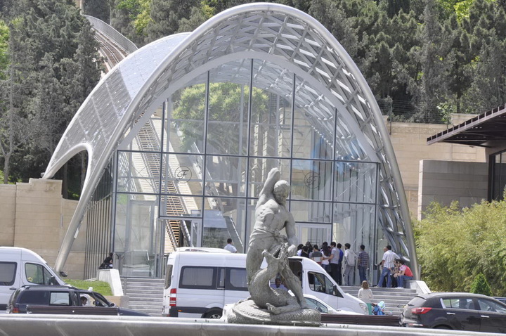 Bakı funikulyoru turistlərini gözləyir - FOTO