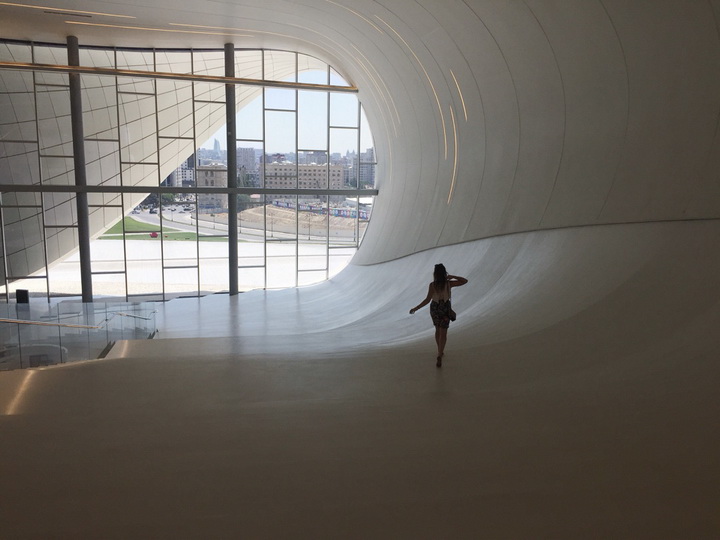 Центр Гейдара Алиева привел в восторг известного блогера - ФОТОГАЛЕРЕЯ