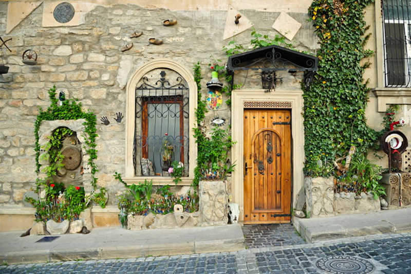 Прогулка российского блогера по Баку - ФОТО