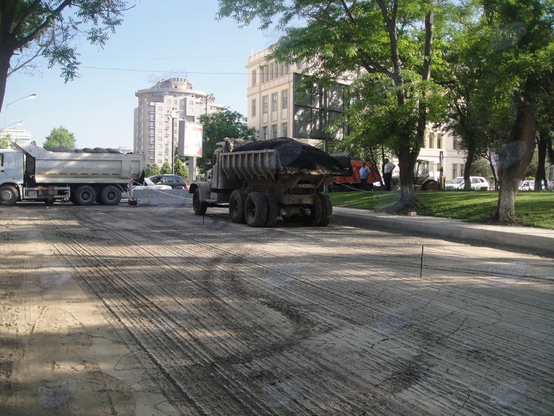 На ряде улиц Баку ограничено движение автомобилей – ФОТО