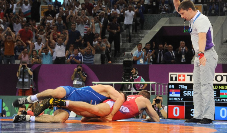 Президент Ильхам Алиев лично наградил азербайджанского борца-победителя Европейских игр - ВИДЕО