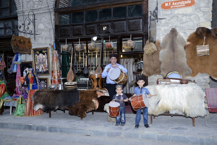 Грандиозный фестиваль огня - в древнем Шеки - ФОТО