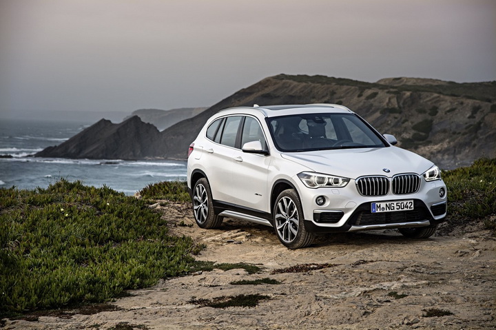 BMW официально представила новое поколение X1 - ФОТО