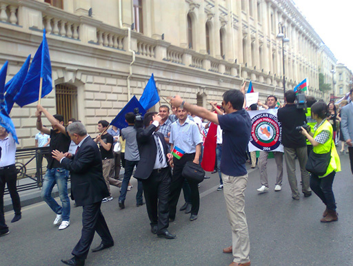 Перед посольством Ирана в Баку прошла акция протеста - ФОТО