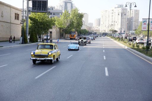 В Баку состоялся пробег классических автомобилей, посвященный 91-й годовщине со дня рождения общенационального лидера Гейдара Алиева - ФОТО