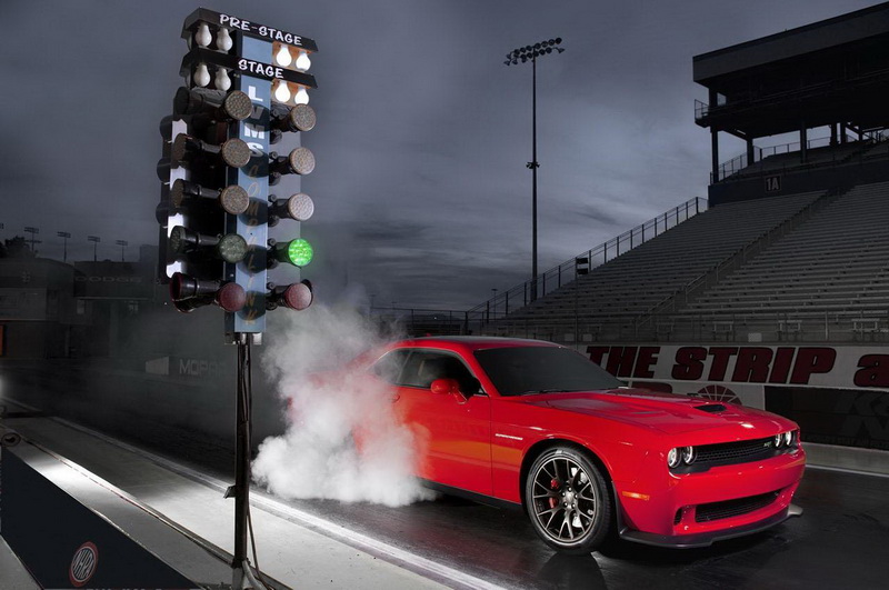 Новая версия Dodge Challenger обещает быть очень мощной - ФОТО