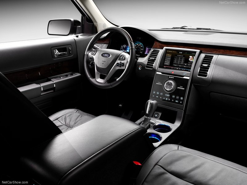 Новый семиместный внедорожник Ford Flex 2013 года - ФОТОСЕССИЯ