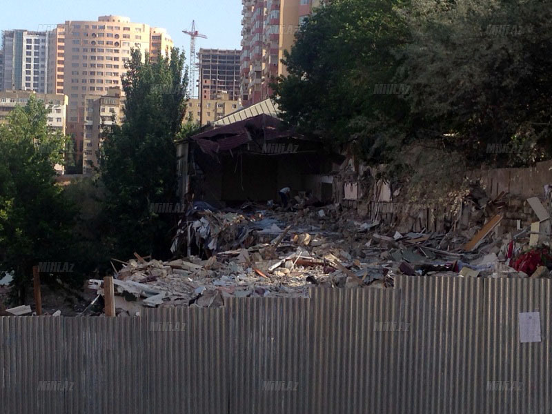 Bakının qeyri-adi restoranı yerlə yeksan oldu - FOTO