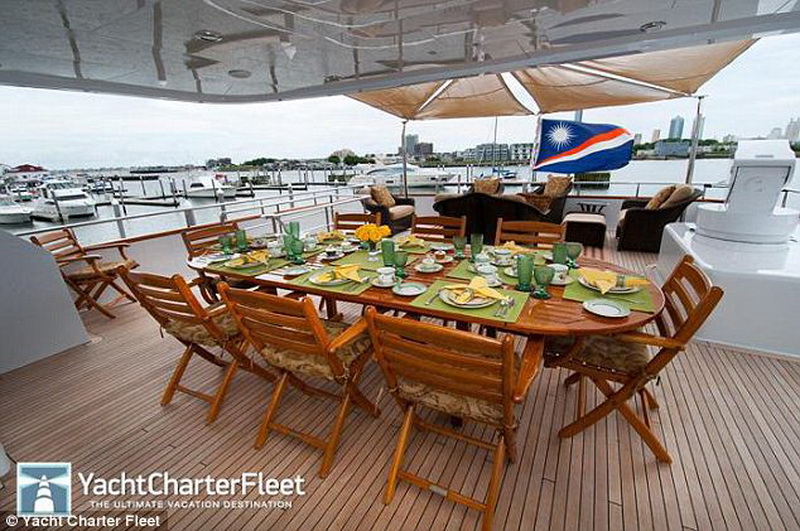 Яхта Ди Каприо из "Волк с Уолл-Стрит" выставлена на аренду - ФОТО