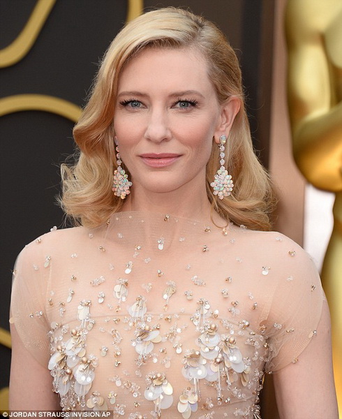 Лучшие образы с красной дорожки "Оскара" - ФОТО