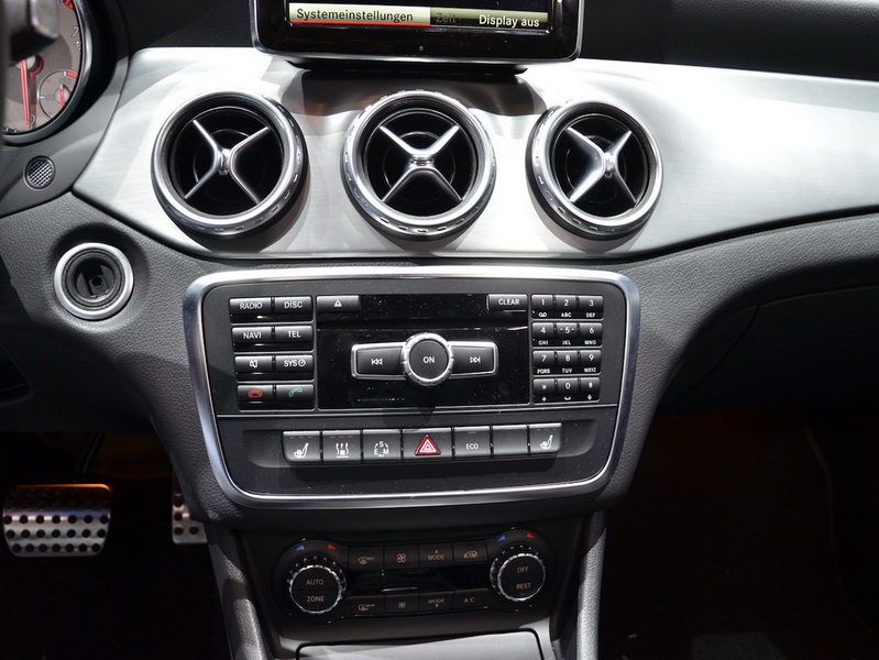 Новый Mercedes GLA нарекли "располневшим А-классом" - ФОТО