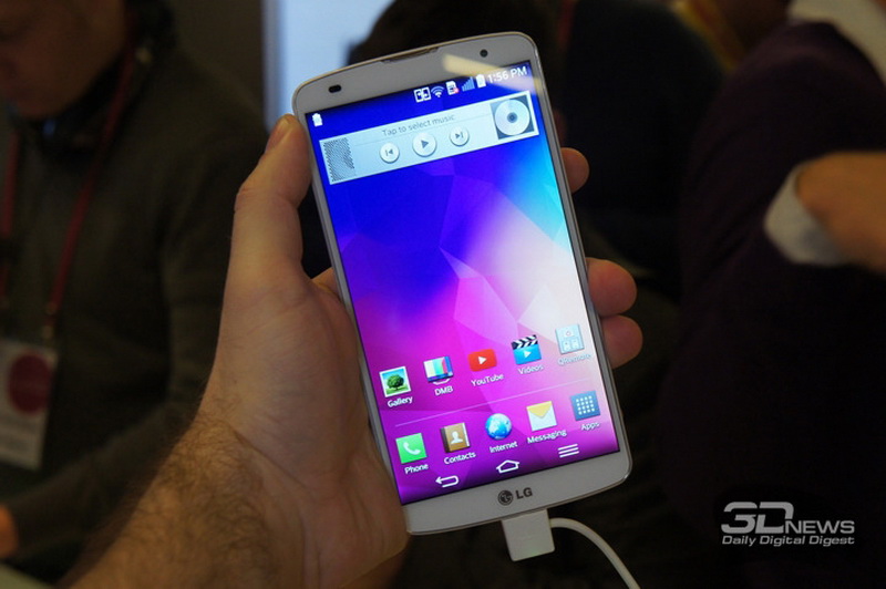 LG представила новые смартфоны и мощный фаблет - ФОТО