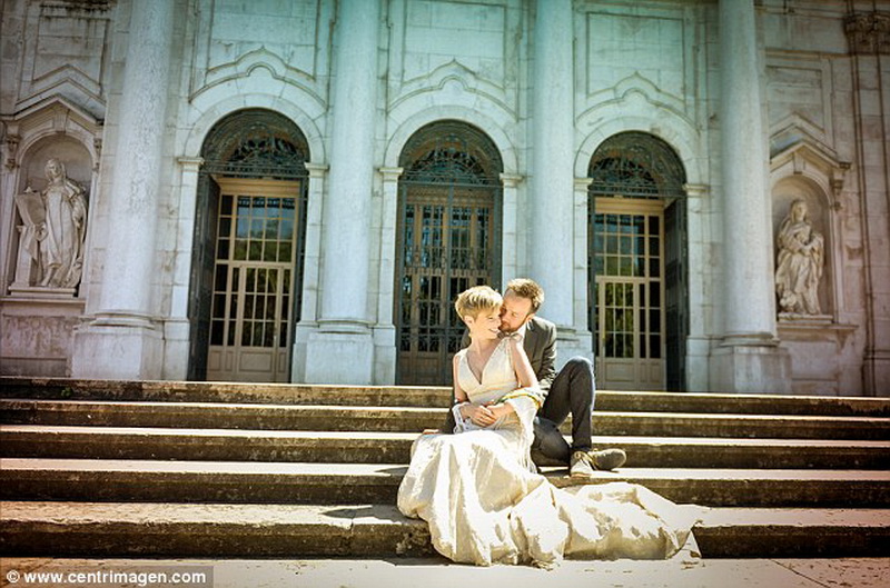 Вечные молодожены: эта пара сыграла свадьбу 52 раза - ФОТО