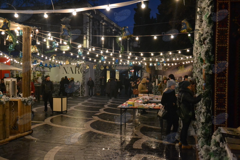 Настоящая сказка: новогодняя ярмарка в центре Баку - РЕПОРТАЖ - ФОТО