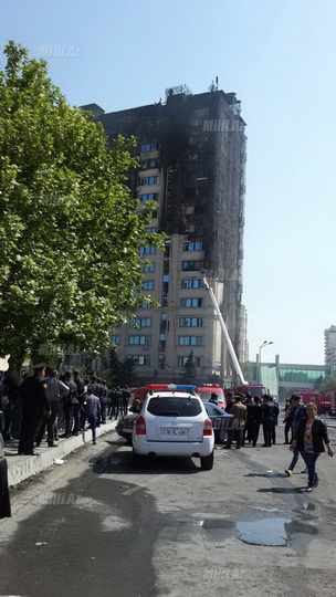 Вот что осталось от сгоревшего в Баку жилого дома - ФОТО