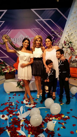 Ламие Алекпергызы подарили живого питона, но она... - ФОТО