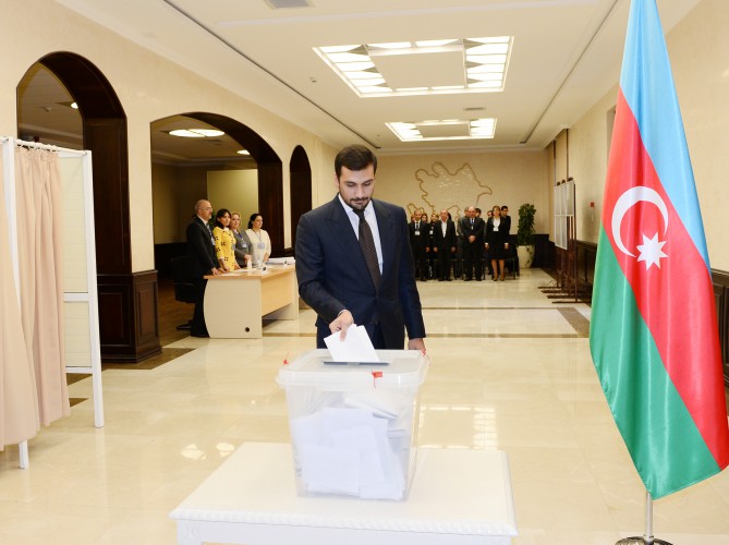 Президент Ильхам Алиев и его супруга Мехрибан Алиева проголосовали на муниципальных выборах - ОБНОВЛЕНО - ФОТО - ВИДЕО