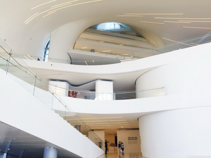 Центр Гейдара Алиева привел в восторг известного блогера - ФОТОГАЛЕРЕЯ