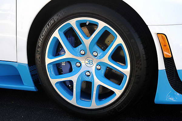 Эксклюзивная версия Bugatti Veyron за 1 740 000 евро - ФОТО