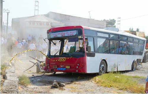 Обнародован полный список раненых и погибших в результате столкновения поезда с автобусом в Баку – ОБНОВЛЕНО – ФОТО - ВИДЕО – ОПРОС