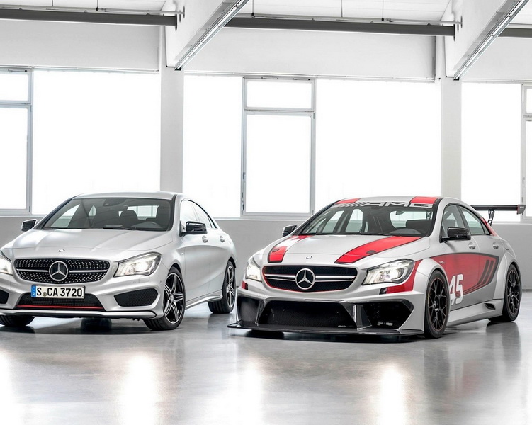 Самый маленький седан Mercedes превратили в гоночный болид - ФОТО