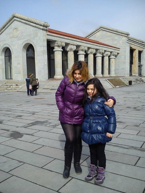 Məşhur teleaparıcının qızının sərgisi keçiriləcək – FOTO