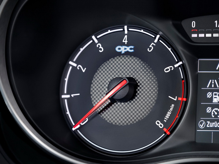 Компания Opel рассекретила новый Corsa OPC - ФОТОСЕССИЯ