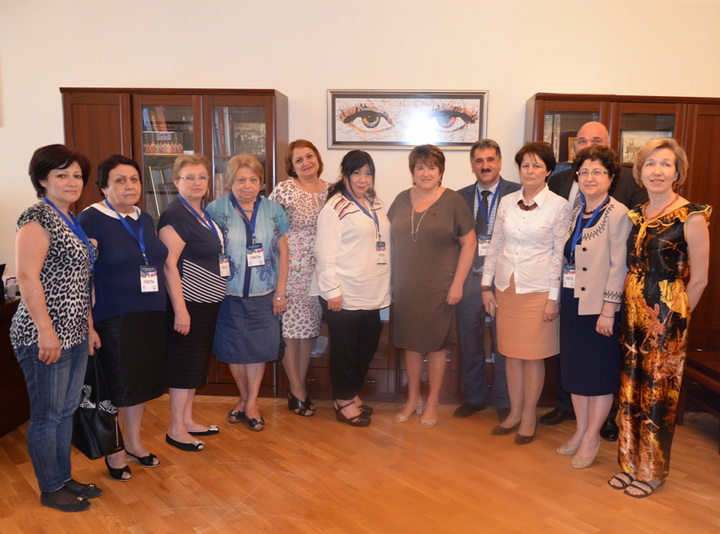 Руководитель "Россотрудничества" встретилась в Баку учителями - ФОТО