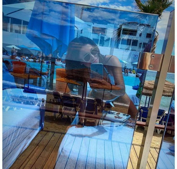 Validə Abbasova çimərlikdə - FOTO