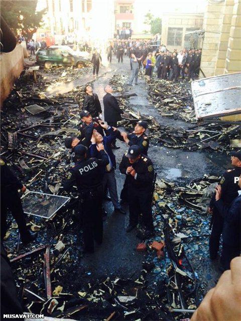 Hacıbala Abutalıbov yanan binaya baş çəkdi - FOTO