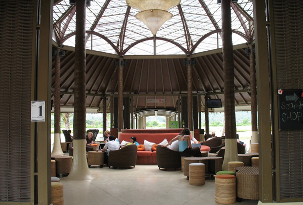 Пять аэропортов, в которых можно ждать вылета вечно - ФОТО