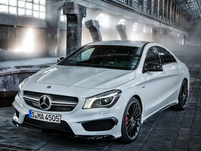 "Заряженный" седан Mercedes CLA 45 AMG обойдется в $47 450 - ФОТОССЕССИЯ