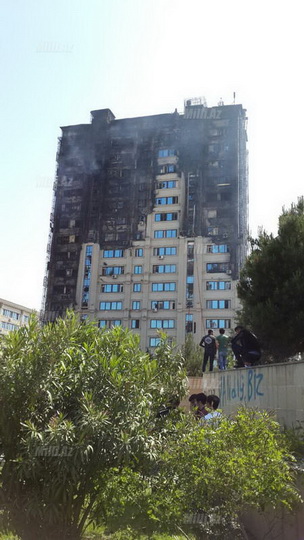 Вот что осталось от сгоревшего в Баку жилого дома - ФОТО
