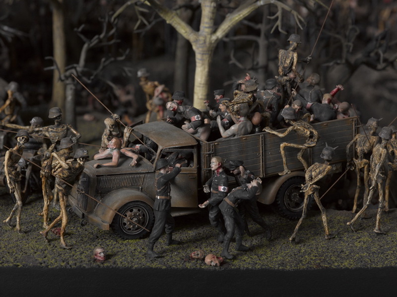 "Картинная галерея Day.Az": Эпатажные работы художников - ФОТО