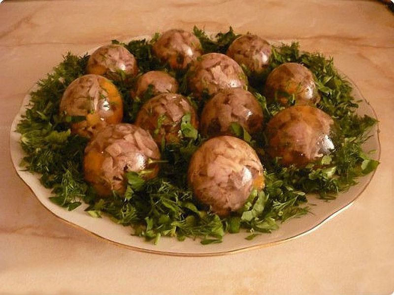 Икра, сало, квас и остальные вкусности русской кухни - ФОТО