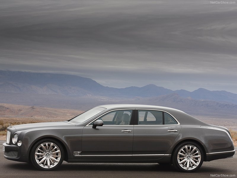 Новый роскошный седан Bentley 2013 года - ФОТОСЕССИЯ