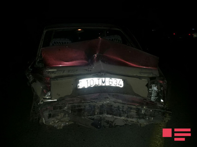 В Геранбое Hyundai врезался в припаркованный ВАЗ, 3 погибших - ОБНОВЛЕНО - ФОТО